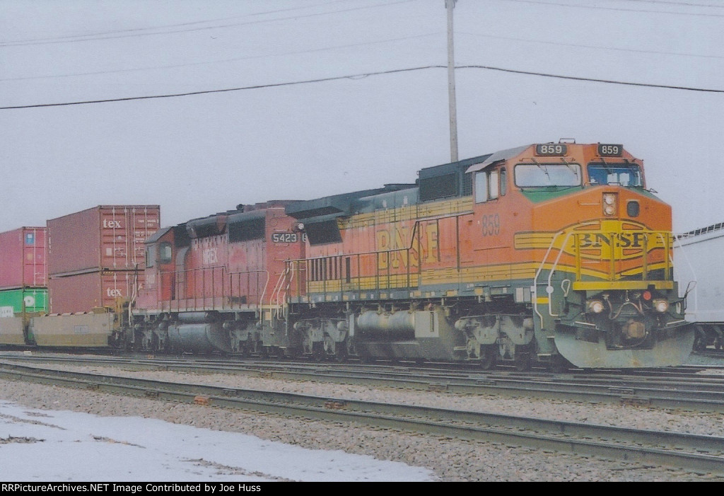 BNSF 859 East